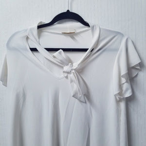 NWOT Lavish Women's Cream Short Sleeved Top SZ L